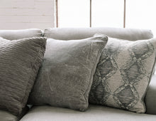 Load image into Gallery viewer, Keener 3-Piece Sectional with Chaise