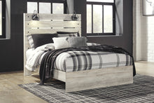 Load image into Gallery viewer, Cambeck Queen Panel Bed with 2 Nightstands