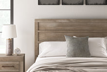 Load image into Gallery viewer, Gachester Queen Panel Bed