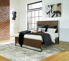 Load image into Gallery viewer, Zumbado Queen Panel Bed