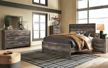 Load image into Gallery viewer, Wynnlow Queen Panel Bed with 2 Nightstands