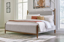 Load image into Gallery viewer, Lyncott Upholstered Bed