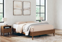 Load image into Gallery viewer, Fordmont Platform Bed