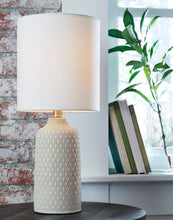 Load image into Gallery viewer, Donnford Table Lamp