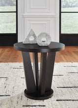 Load image into Gallery viewer, Chasinfield Round End Table