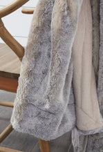 Load image into Gallery viewer, Raegan Throw Blanket
