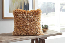 Load image into Gallery viewer, Jasmen Accent Pillow