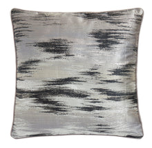 Load image into Gallery viewer, Martillo Accent Pillow