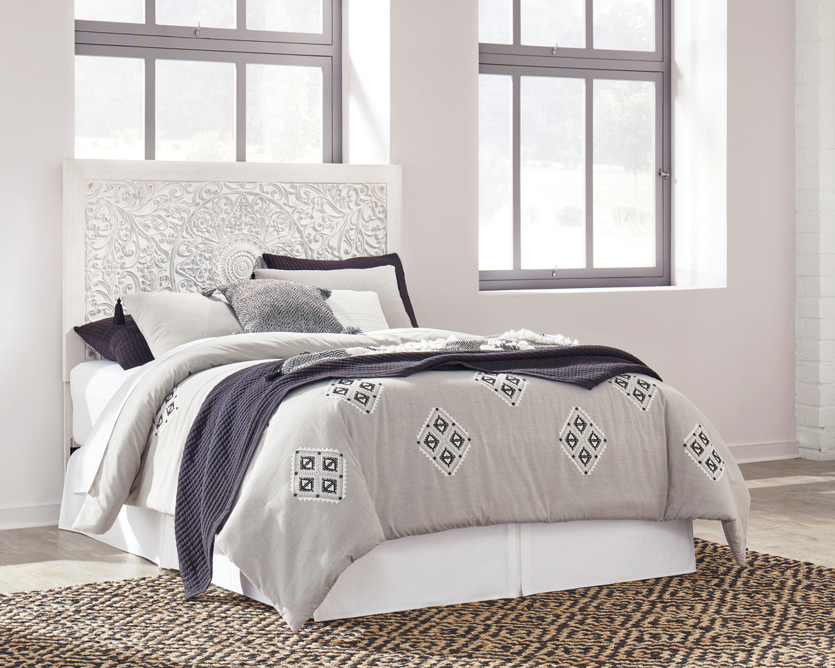 Paxberry Queen – Ashley HomeStore