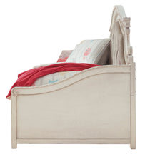 Load image into Gallery viewer, Realyn Twin Day Bed/ Storage Options