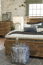 Load image into Gallery viewer, Sommerford Queen Panel Bed