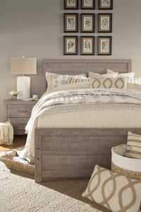 Culverbach King Panel Bed with 2 Nightstands