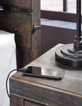 Load image into Gallery viewer, Drystan Full Panel Bed with 2 Nightstands
