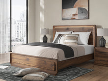 Load image into Gallery viewer, Hollinaze King Platform Bed

