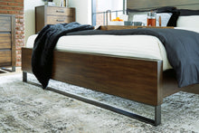 Load image into Gallery viewer, Zumbado Queen Panel Bed
