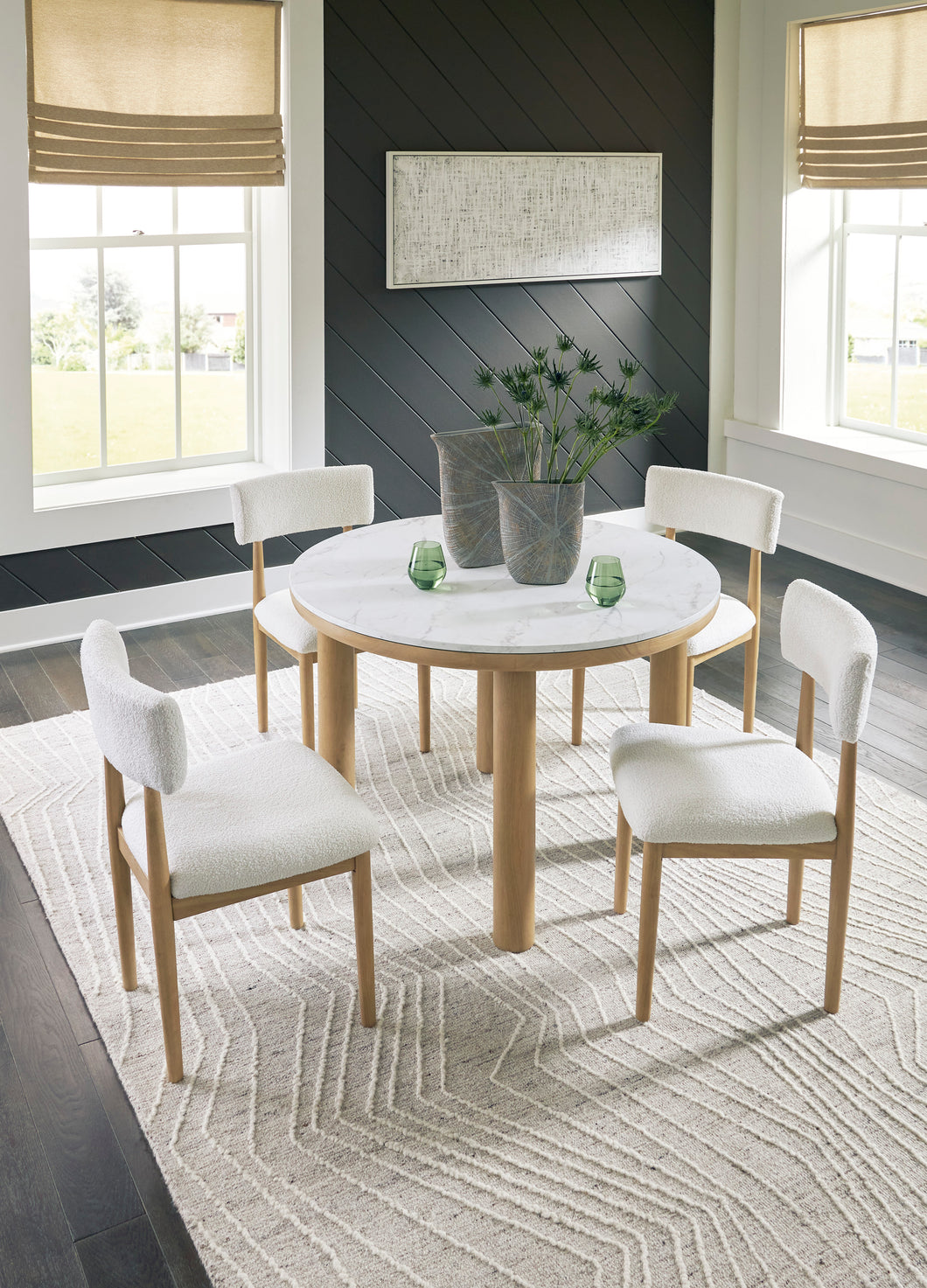 Sawdyn Round Dining Room Set 5 pc