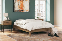 Load image into Gallery viewer, Deanlow Platform Bed Foundation
