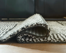 Load image into Gallery viewer, Kurtmen Rug
