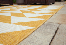 Load image into Gallery viewer, Thomley Area Rug
