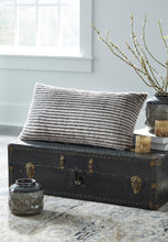 Load image into Gallery viewer, Metea Accent Pillow
