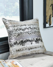 Load image into Gallery viewer, Martillo Accent Pillow
