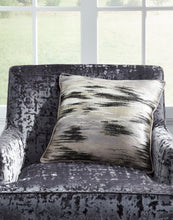 Load image into Gallery viewer, Martillo Accent Pillow
